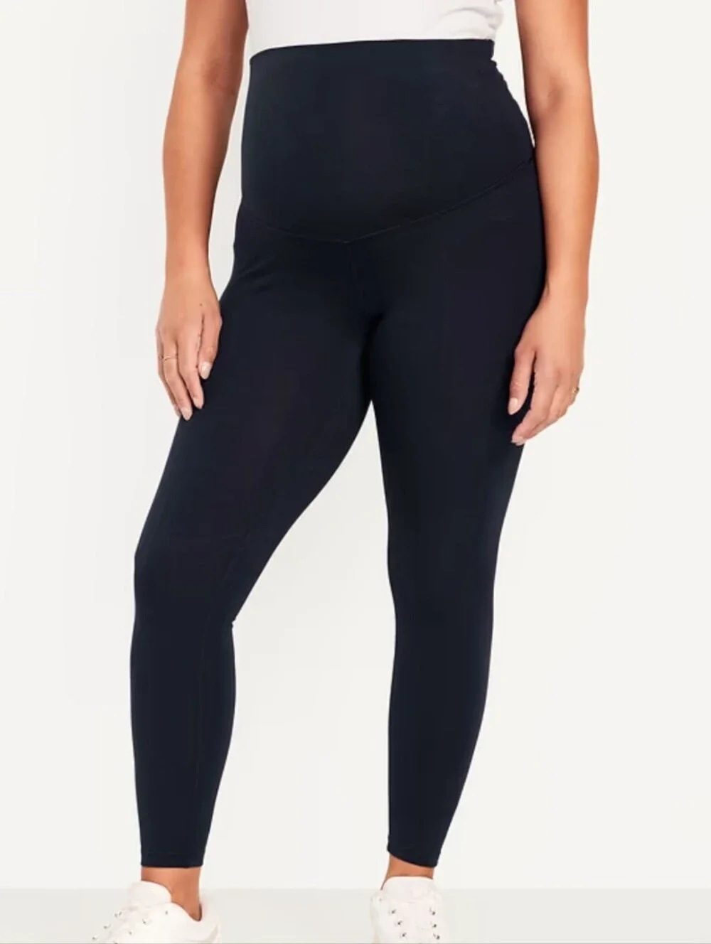 Old Navy Maternity Powerchill High-Rise Go-Dry Black Leggings Size Medium